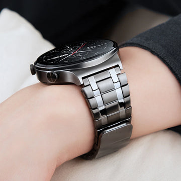 Watch 4/4 Pro Men Magnetic Strap
